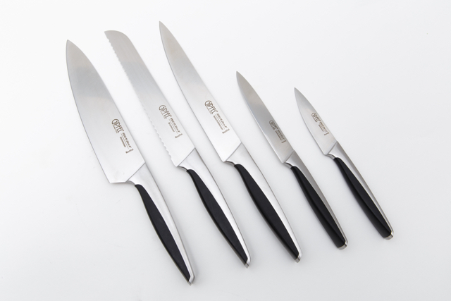 картинка 6688 GIPFEL Набор ножей FUTURA из 6пр. (нож поварской 20см, нож разделочный 20см, нож для нарезки хлеба 20см, нож универсальный 13см, нож для чистки овощей 9см, подставка деревянная). Материал лезвия: сталь X50Cr15. Материал ручки: нерж сталь, пластик. Цв от магазина Gipfel